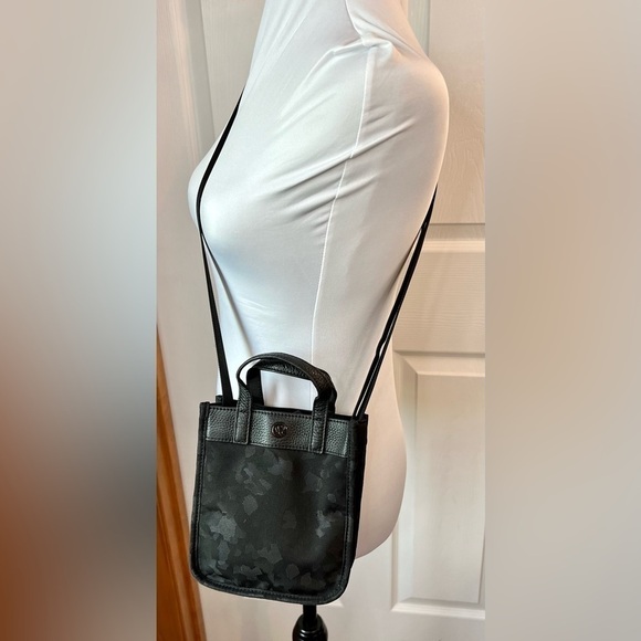 Lululemon Now And Always Micro Tote Bag Fragment Camo Jacquard Black Deep Coal - Picture 13 of 13